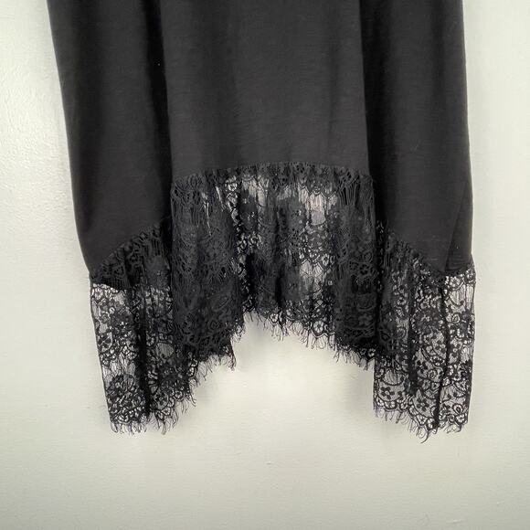 Torrid Black Top With Lace Detail Size 3 EUC - Picture 4 of 5